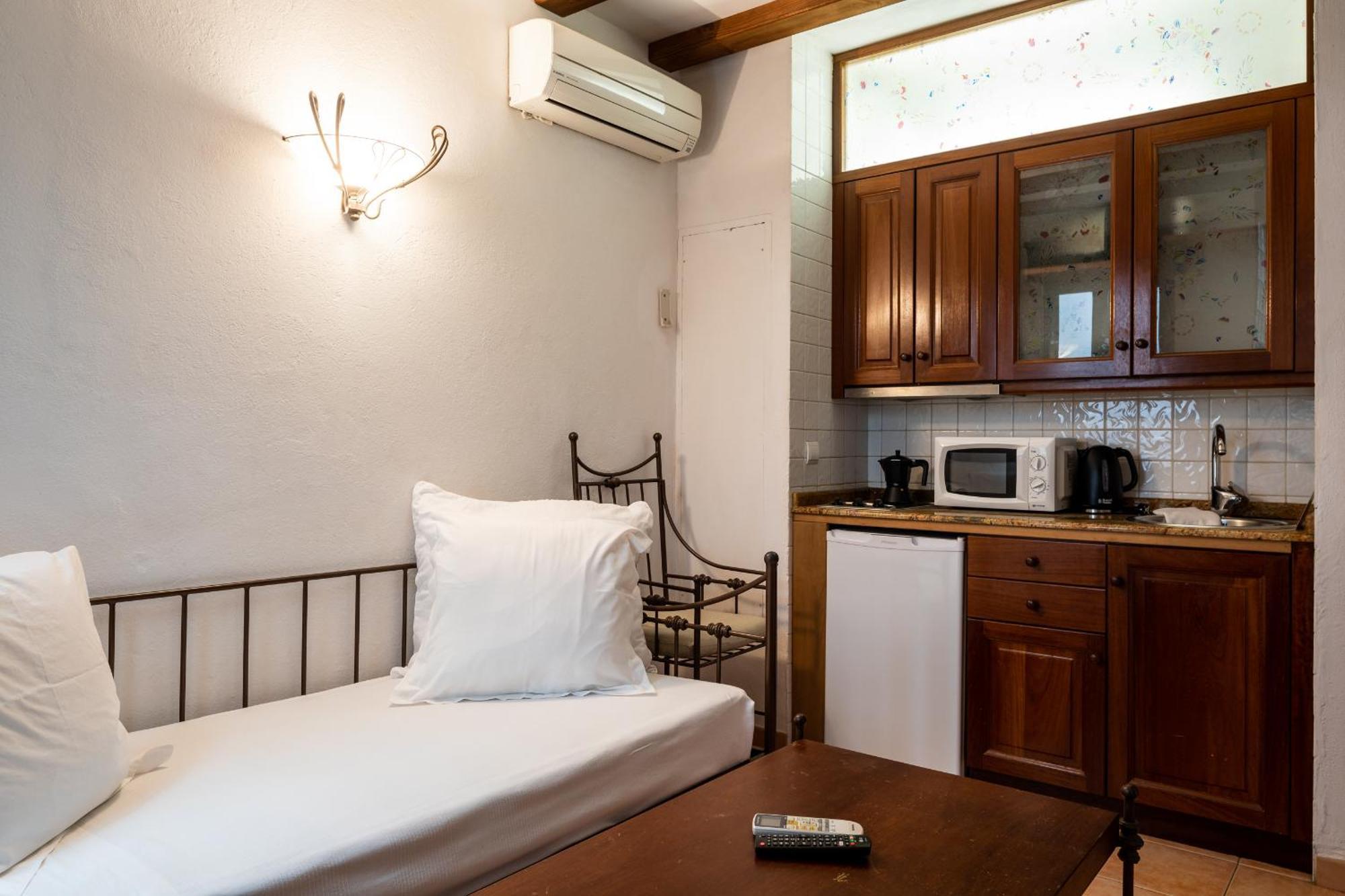 Apartamentos Mariano Ibiza Town Exterior photo