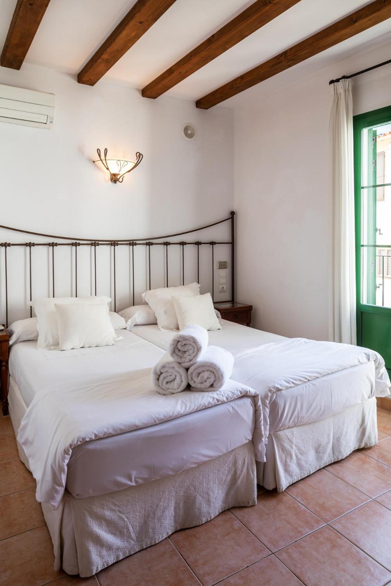 Apartamentos Mariano Ibiza Town Exterior photo